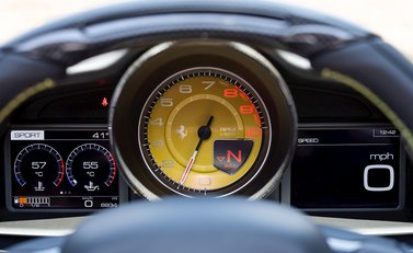 Ferrari 488 Spider 17