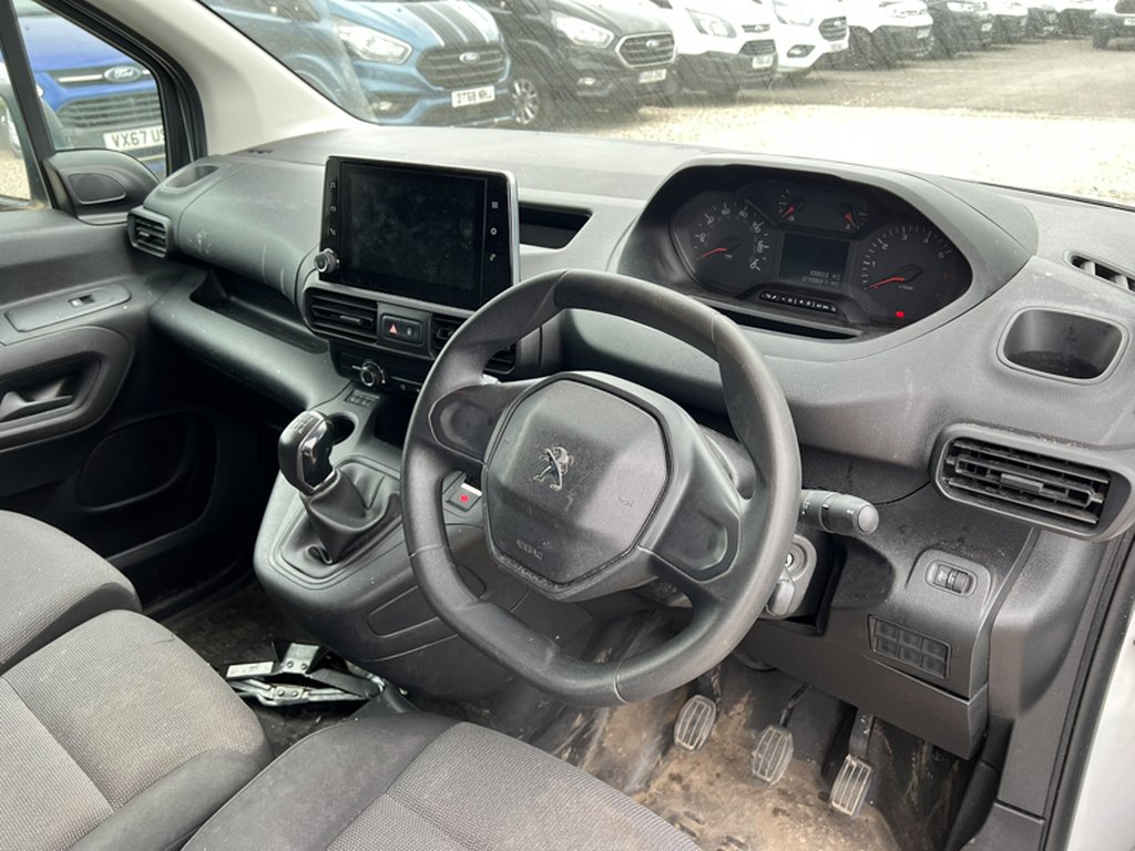 2020 Peugeot PartnerSWB L1H1 Low Roof Professional Air Con Sensors EURO 6 NO VAT — thumbnail 29 of 51