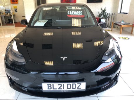 Tesla Model 3 LONG RANGE AWD 45,000m black vegan leather, 19 inch alloys 13