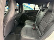 Mercedes-Benz CLA Class 2.1 CLA200d Sport Shooting Brake 5dr Diesel Manual Euro 6 (s/s) (136 ps) 33