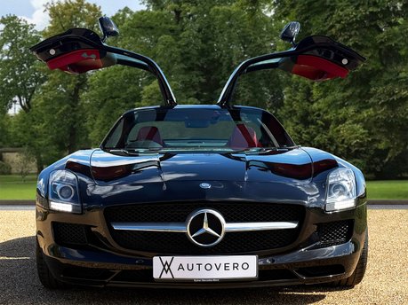 Mercedes-Benz SLS AMG Coupe 2
