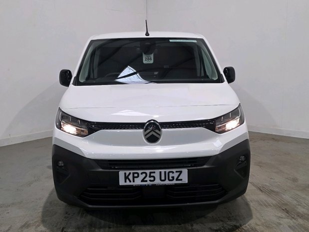 Citroen Berlingo BERLINGO XL DIESEL 1.5 Blue HDi 100ps Van Driver 2