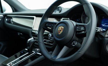 Porsche Macan GTS 8