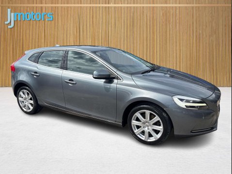 Volvo V40 1.5 T2 Inscription Hatchback 5dr Petrol Auto Euro 6 (s/s) (122 ps) 14