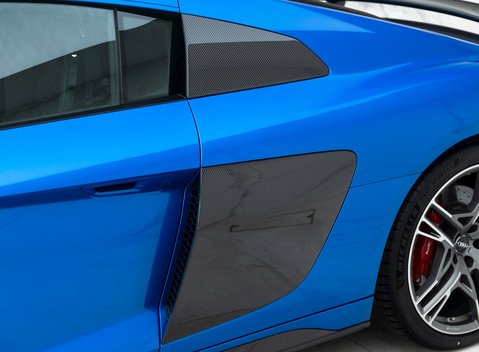 Audi R8 V10 Performance Carbon Black 24