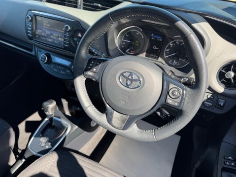 Toyota Yaris 1.5 VVT-h Icon E-CVT Euro 6 (s/s) 5dr 33