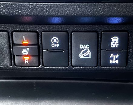 Toyota Hilux 2.8 HI-Luxury Invincible X D-4D 4WD Double Cab Auto 4WD 5dr 45