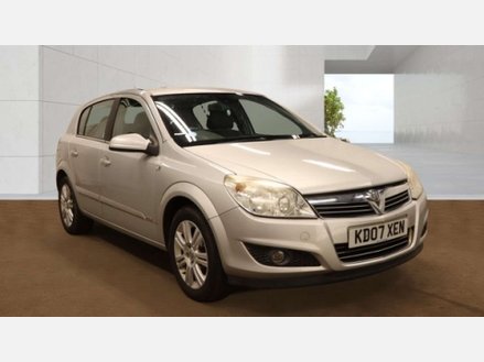 Vauxhall Astra 1.8i 16v Design Hatchback 5dr Petrol Automatic (187 g/km, 138 bhp)