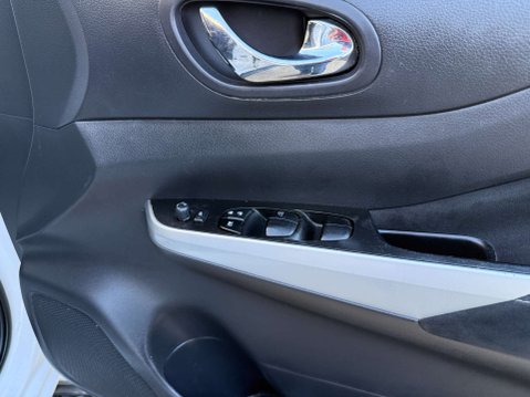 Nissan Navara 2.3 Navara N-Connecta dCi 4WD 5dr 69
