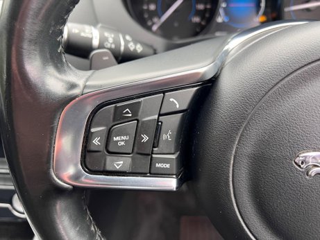 Jaguar F-Pace 2.0 D180 R-Sport Auto AWD Euro 6 (s/s) 5dr 27