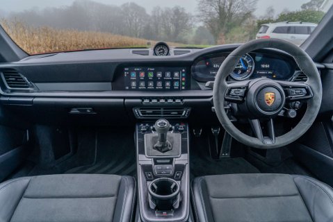 Porsche 911 Carrera GTS Manual 12