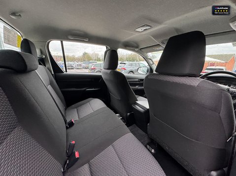Toyota Hilux Active | 2.4 LT | AC | Sensors | Double Cab | 15