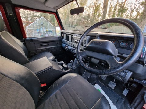 Land Rover Defender 110 TD5 XS STATION WAGON 5