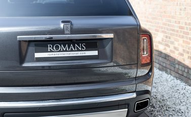 Rolls-Royce Cullinan 33