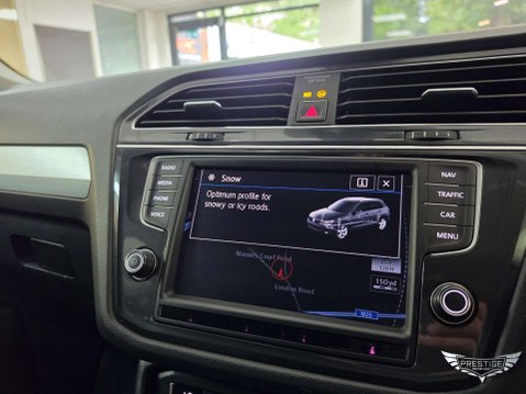 Volkswagen Tiguan 2.0 TDI BlueMotion Tech SE Navigation 4Motion Euro 6 (s/s) 5dr 76