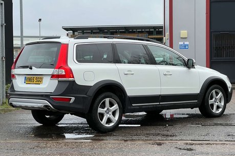 Volvo XC70 2.4 D5 SE Lux Estate 5dr Diesel Auto AWD Euro 6 (s/s) (220 ps) 8