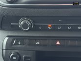 Vauxhall Vivaro AUTO LWB L2H1 Low Roof 3100 Dynamic Air Con SELECT 28