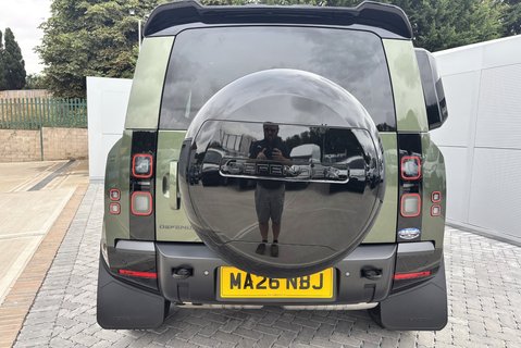 Land Rover Defender 90 D250 Hard Top X-Dynamic HSE 3 Seat 10