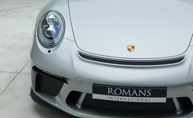 Porsche 911 GT3 Touring (991.2) 28