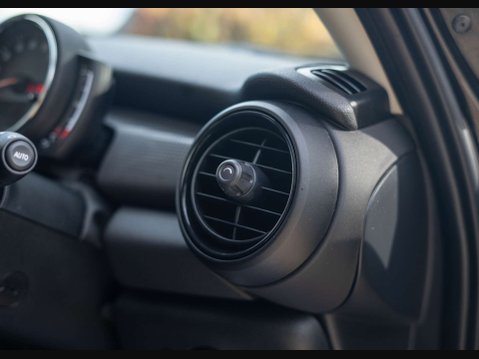 Mini Hatch 1.5 Cooper Classic 5dr 19