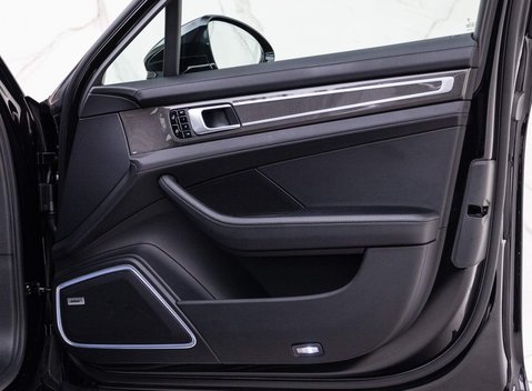 Porsche Panamera TURBO PDK 16