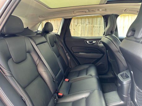 Volvo XC60 2.0 RECHARGE T6 INSCRIPTION AWD 5 Dr 16