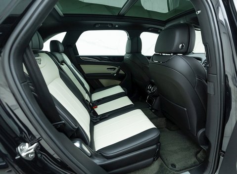 Bentley Bentayga V8 15