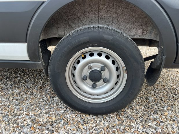 Ford Transit LWB L3H2 Medium Roof Leader 350 Camera Nav EURO 6 NO VAT 14