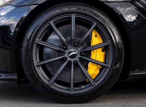 Aston Martin V8 Vantage 10