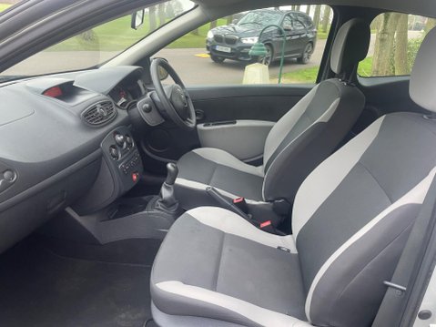 Renault Clio 1.2 Bizu Euro 5 3dr 21