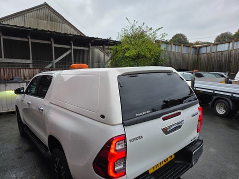 Toyota Hilux INVINCIBLE 4WD D-4D DCB 10