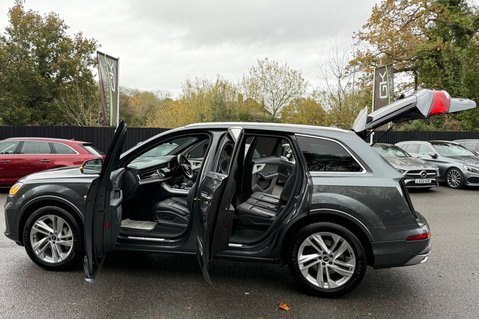 Audi Q7 TDI QUATTRO S LINE MHEV - ONE LADY OWNER  21