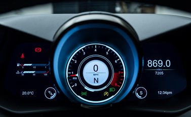 Aston Martin Vantage 007 Edition 29