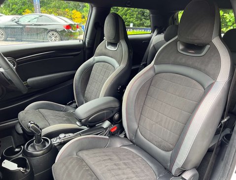 Mini Hatch 2.0 John Cooper Works Auto 3dr 39