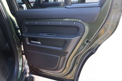 Land Rover Defender 110 2026    HARD TOP X-DYNAMIC 350 HSE seeker styled genuine rear seat fitted 18
