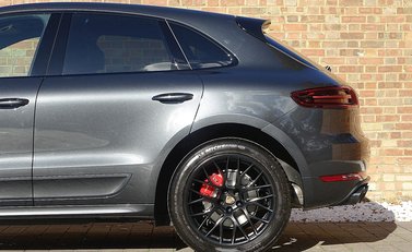 Porsche Macan GTS 8