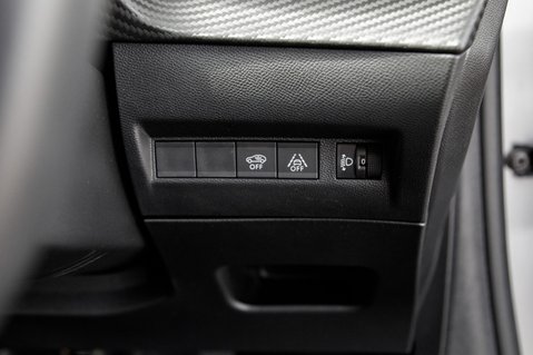 Peugeot 208 ALLURE PREMIUM 16