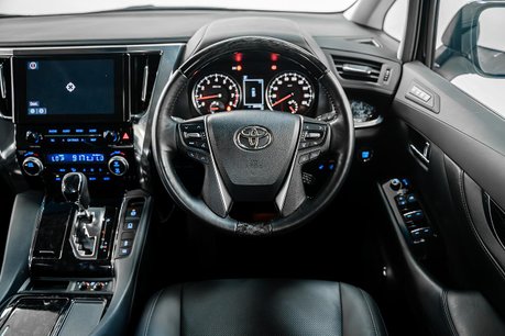 Toyota Alphard 2.5 MPV 2.5 SUV Automatic Petrol 37