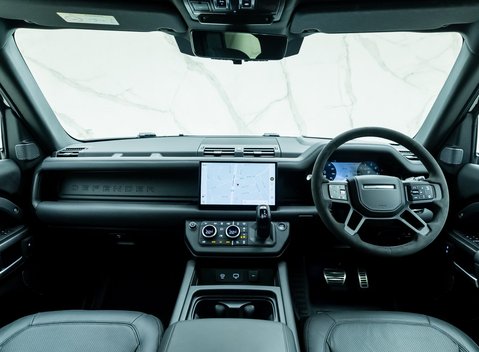 Land Rover Defender 110 V8 P525 17