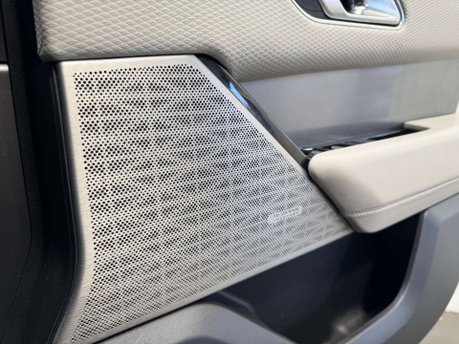 Land Rover Range Rover Velar 2.0 Range Rover Velar SE D180 Auto 4WD 5dr 80