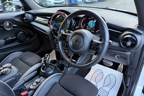 Mini Hatch JOHN COOPER WORKS - NANUQ WHITE - MINI SERVICE HISTORY 15
