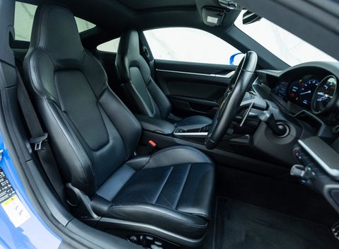 Porsche 911 Carrera (992) 9