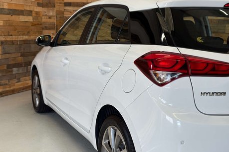 Hyundai i20 1.2 Blue Drive SE Hatchback 5dr Petrol Manual Euro 6 (s/s) (84 ps) 82