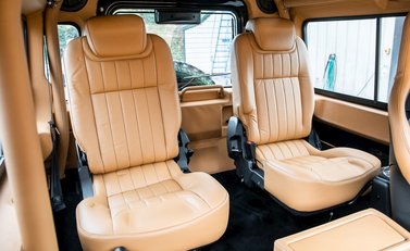 Land Rover Defender 90 XS Bowler 13