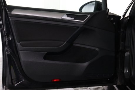 Volkswagen Golf S TSI 27