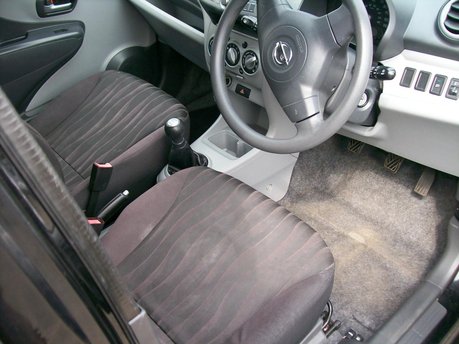 Nissan Pixo N-TEC 5