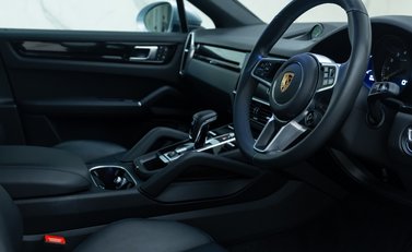 Porsche Cayenne E-Hybrid Coupe 13