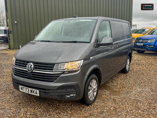 Volkswagen Transporter AUTO SWB L1H1 Low Roof Highline T30 Air Con Alloys Sensors EURO 6 38