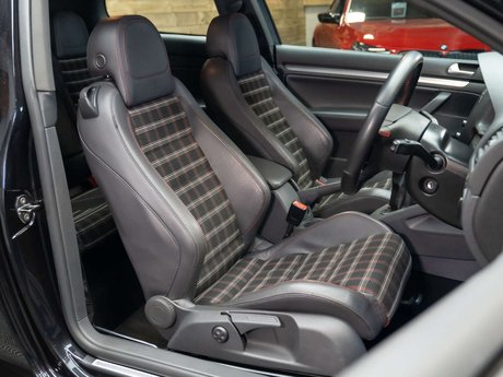 Volkswagen Golf 2.0 Golf GTi Edition 30 230 3dr 8