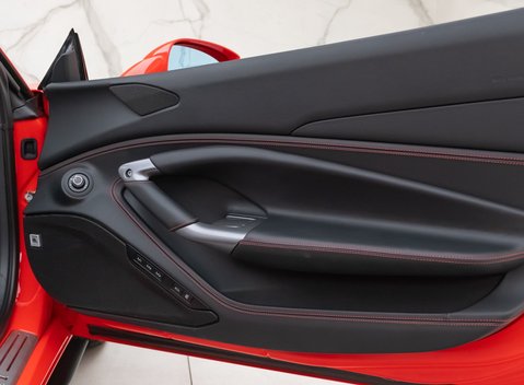 Ferrari F8 Spider 23